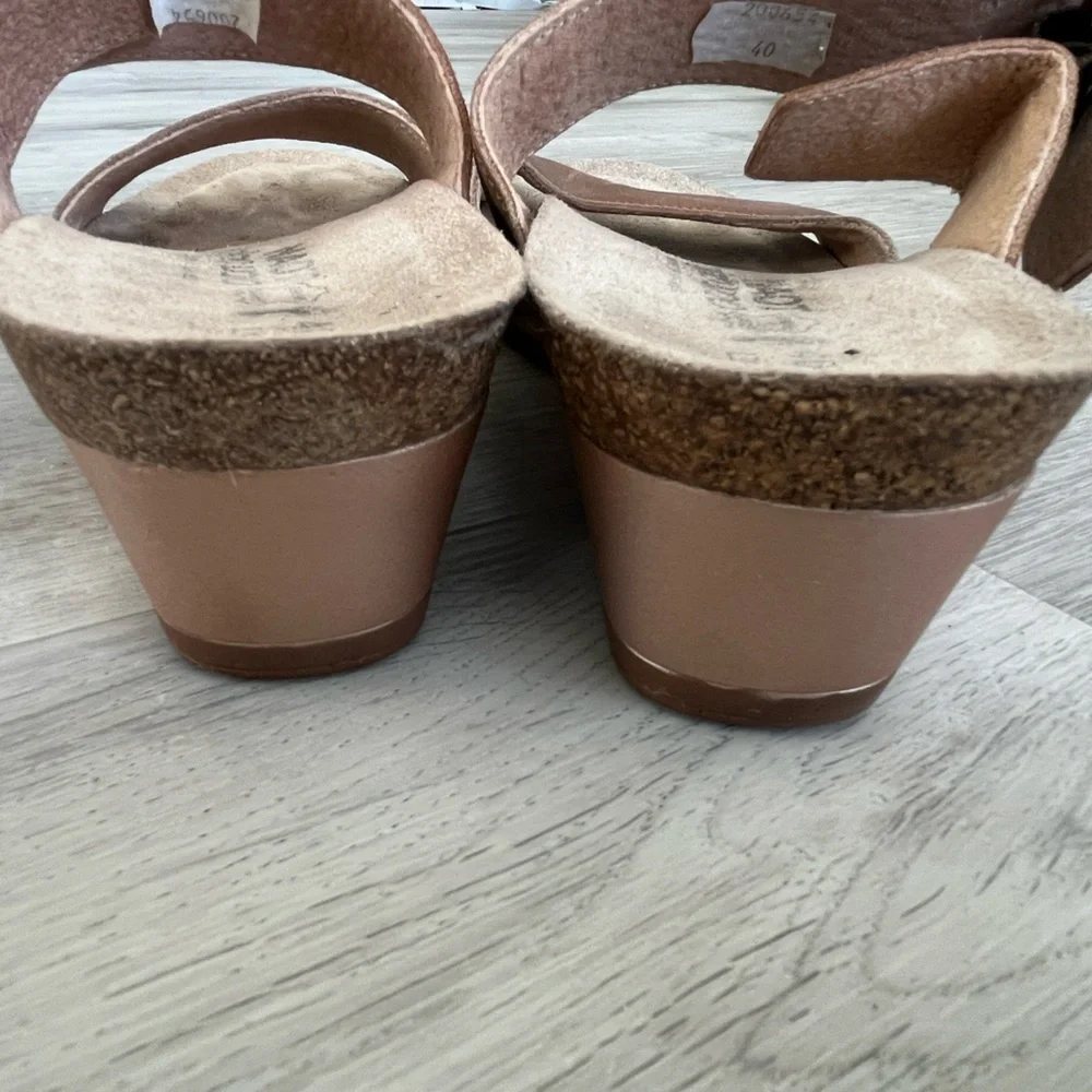 Naot Kingdom Wedge Sandal Shoes Nubuck Leather Metallic Comfort Support Women 40